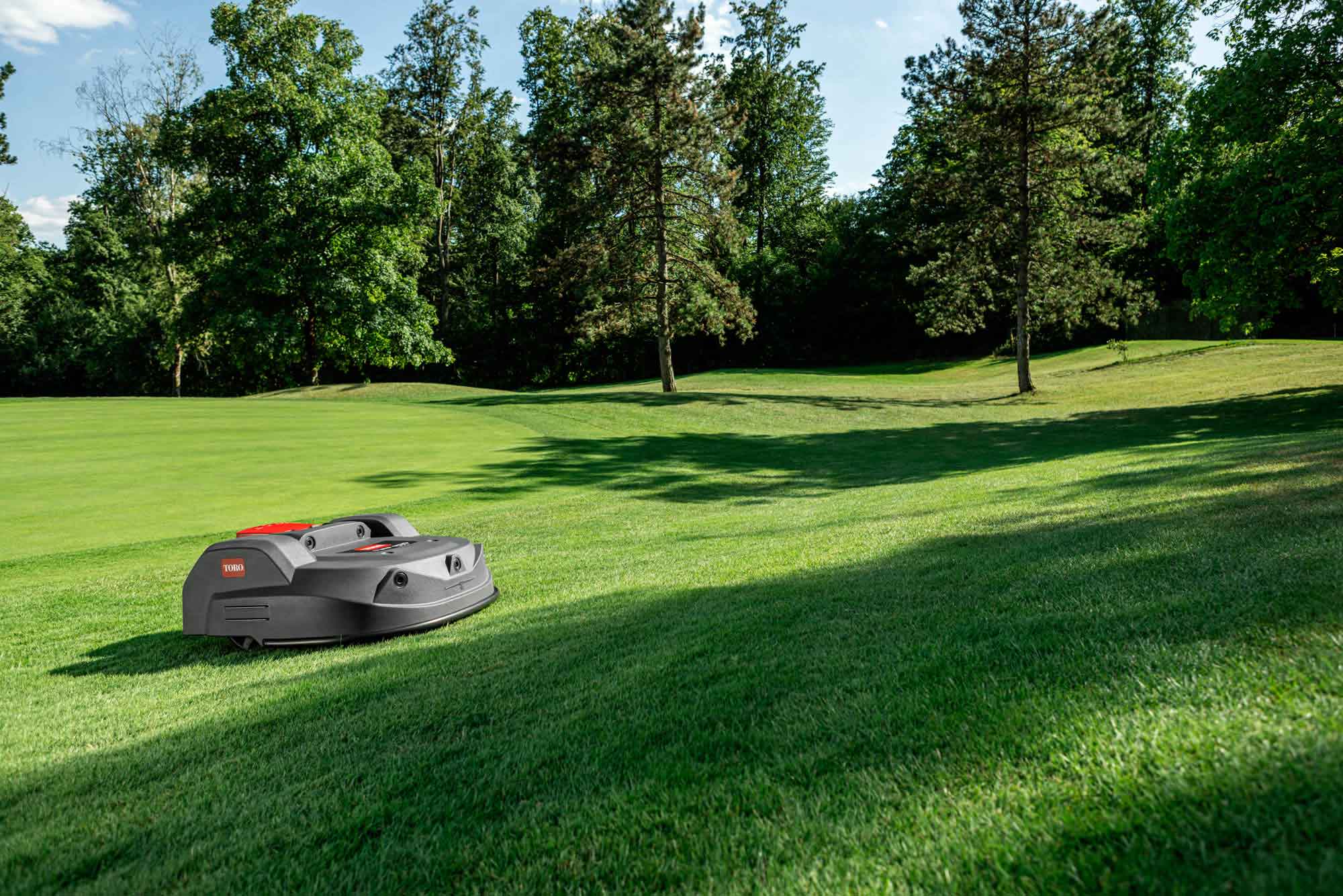 Rasenmähroboter fotografiert von André Köhl, Produktfotograf Saarland Saarbrücken